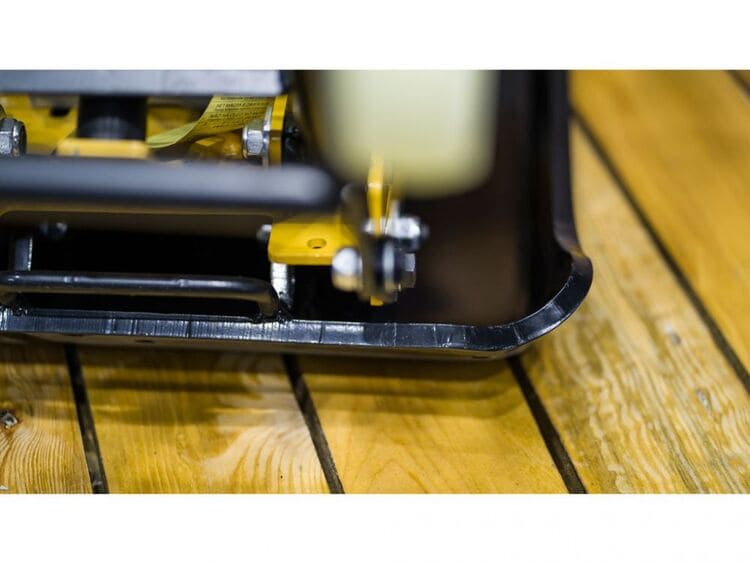 Виброплита HAMER M-100PRO с двигателем Honda вид модели виброплита hamer m-100pro с двигателем honda