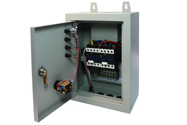 вид модели блок тсс авр-с 10000/230