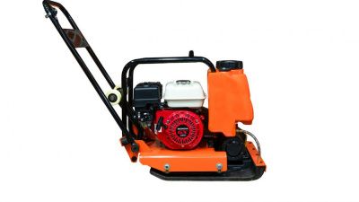 вид модели виброплита hamer m-140h-pro с двигателем honda